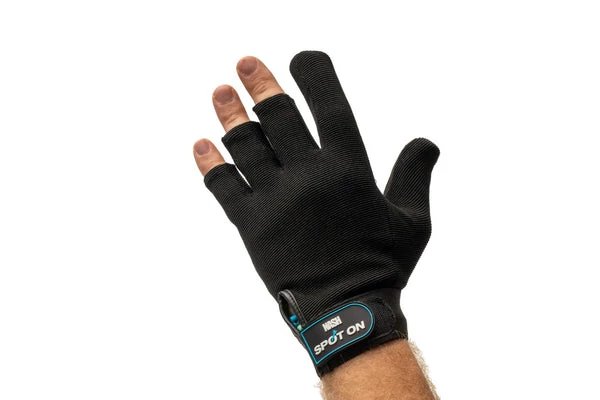 Nash Dobókesztyű Spot On Casting Glove Right
